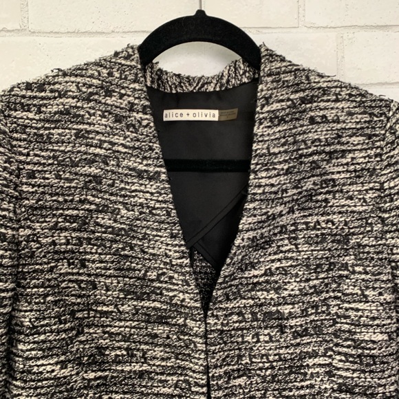 Alice + Olivia Madine Cropped Straight Blazer Crop - Picture 3 of 8